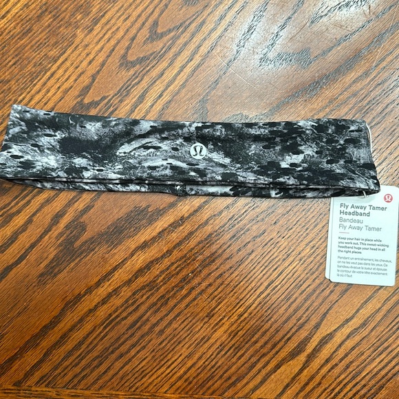 Lululemon fly away tamer headband - Picture 1 of 2